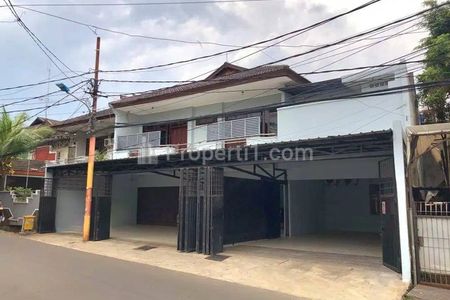 Jual Rumah Cocok untuk Tempat Usaha di Swadaya Jakarta Timur