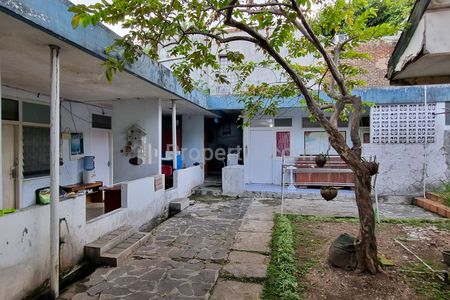 Dijual Rumah Lama di Jalan Kalimantan Bandung, Halaman Luas, Cocok Untuk Tempat Usaha