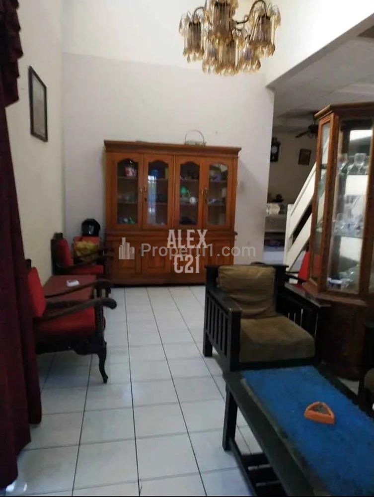 Dijual Rumah Siap Huni di Komplek Larangan Indah Ciledug Tangerang