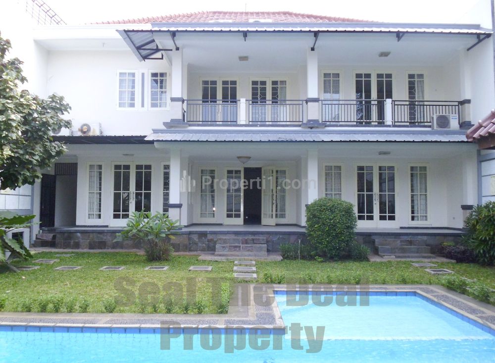 Dijual Cepat Rumah Luas di Kemang Jakarta Selatan STD382