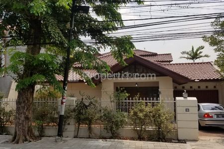 Rumah Dijual 2 Lantai Lokasi Strategis di Cempaka Putih, Jakarta Pusat