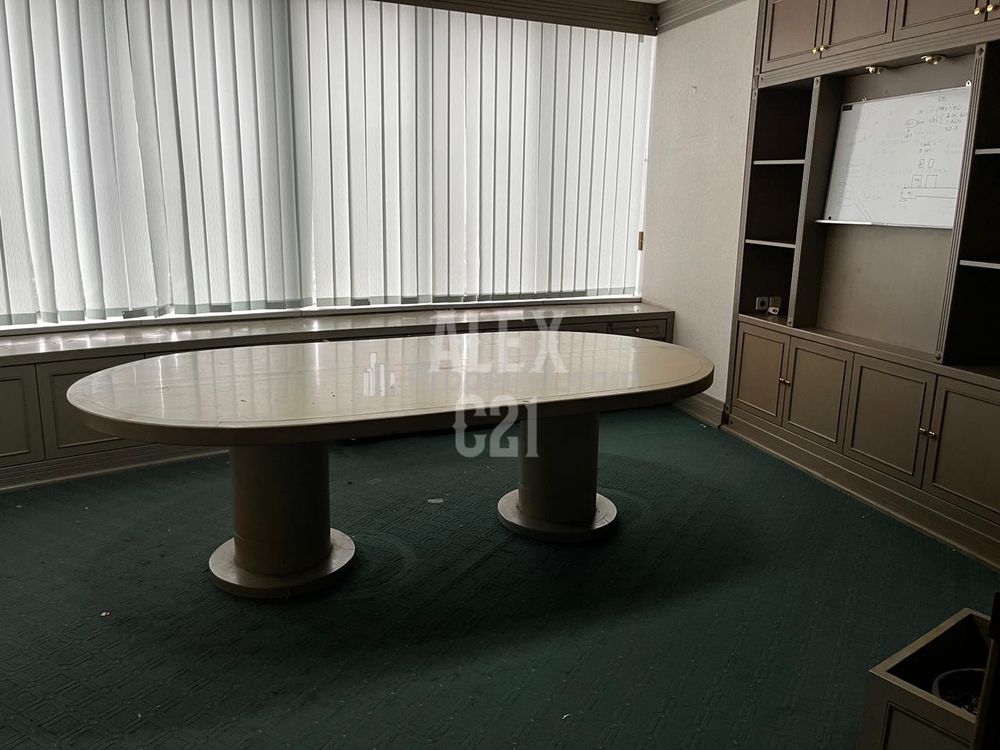 Disewakan Office Space Semi Furnished Luas 218m2 di Menara Sudirman, Jendral Sudirman, Jakarta Pusat