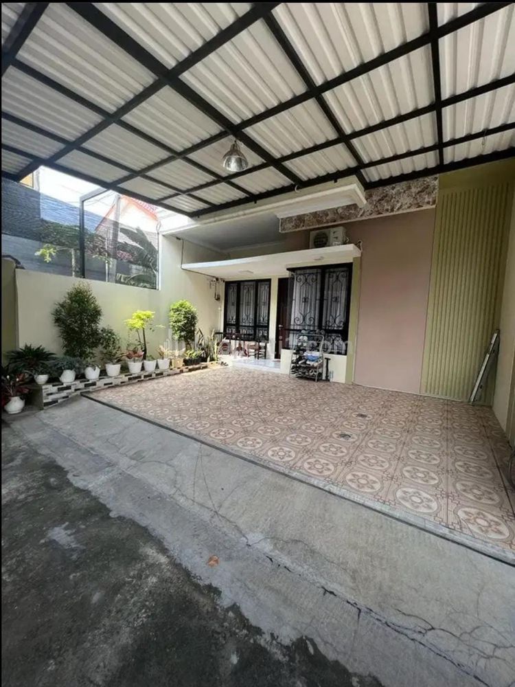 Rumah Dijual Cepat Lokasi Strategis di Beji Depok