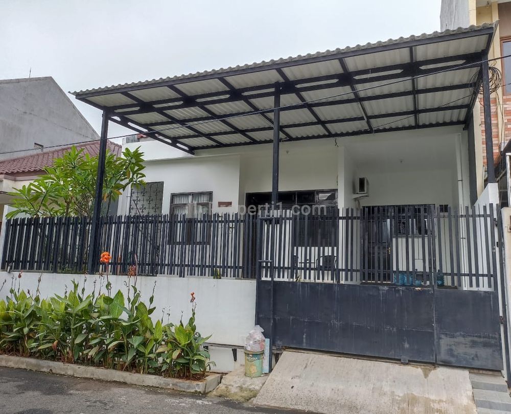 Jual Rumah SHM Siap Pakai Terletak di Jalan Aries Asri, Meruya Utara, Jakarta Barat