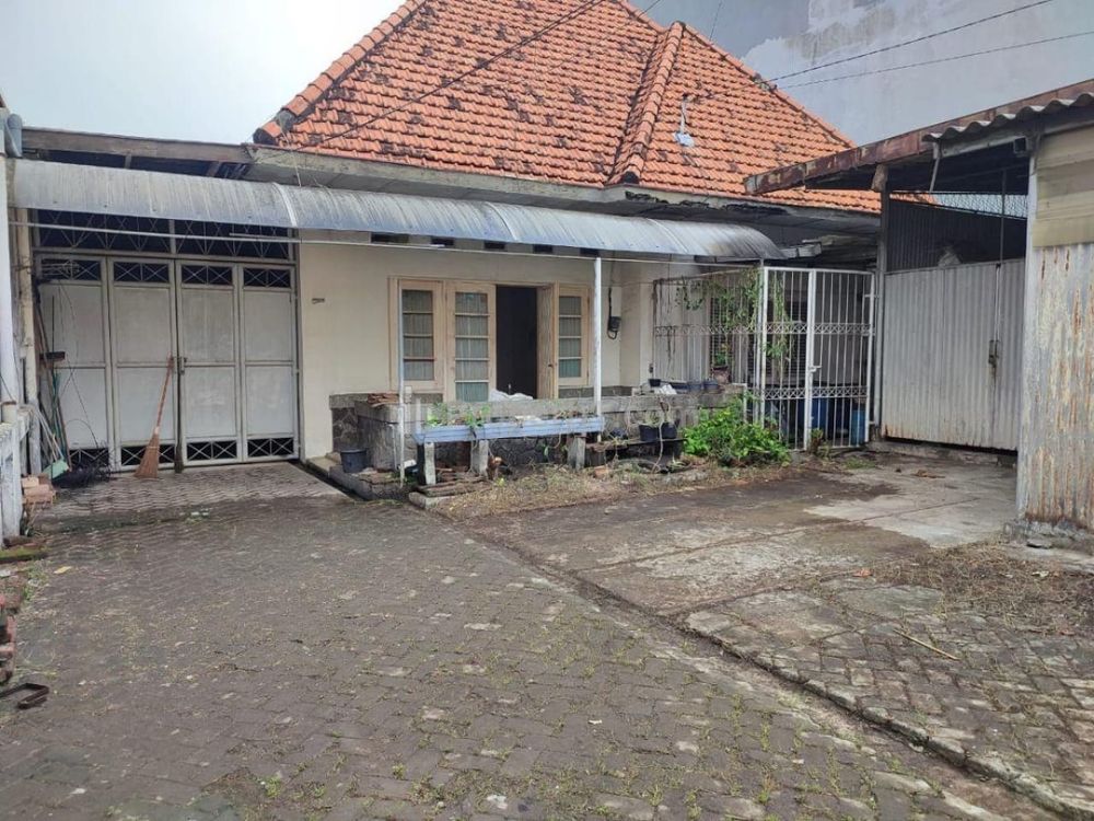 Disewakan Rumah 1 Lantai di Surabaya Pusat - Cocok Digunakan Untuk Cafe, Resto, Minimarket, Klinik, dan Lainnya