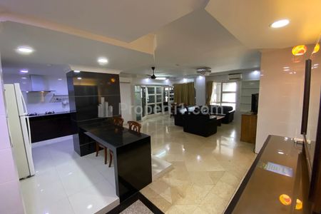 Jual Apartemen Grand Tropic 3+1 Bedrooms 144m2 di Grogol Jakarta Barat