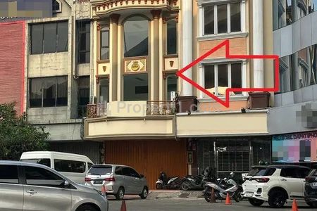 Sewa Ruko Strategis di Jalan Boulevard Barat Kelapa Gading Jakarta Utara