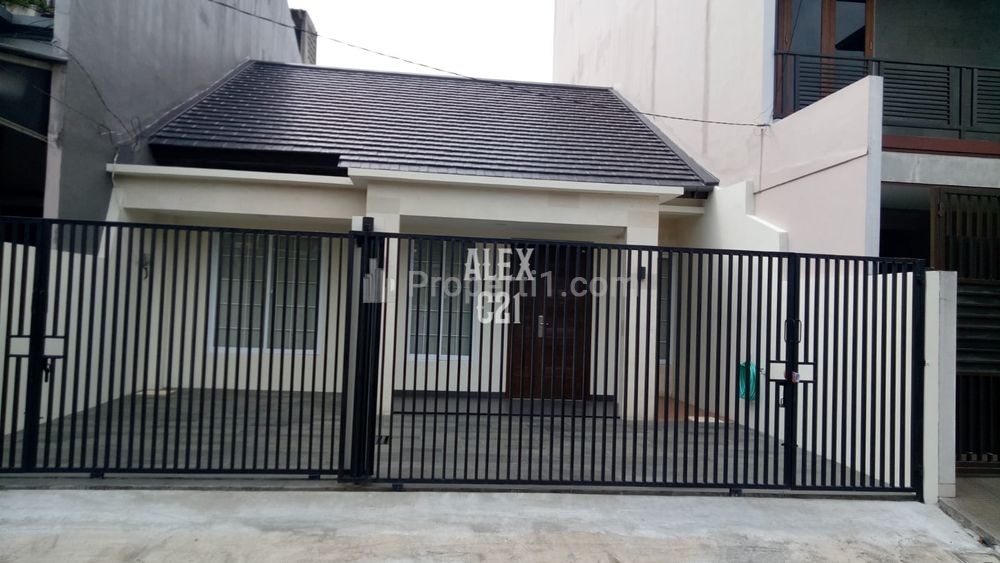 Dijual Rumah 3+1 Kamar Full Furnished di Taman Alfa Indah, Jakarta Barat