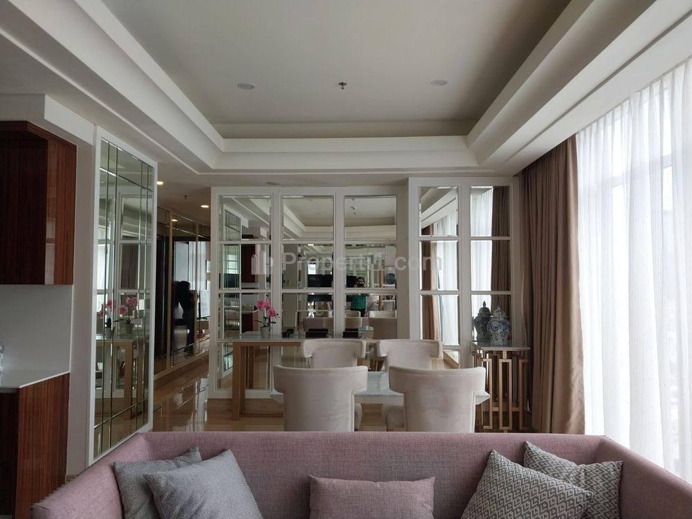 Best Price For Rent Apartemen South Hills at Kuningan - 3+1BR Fully Furnished