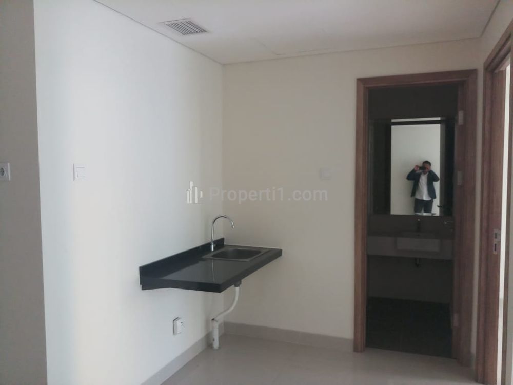 Jual Cepat Unit 1 BR Apartemen Pejaten Park Residence Jakarta Selatan, Lantai Rendah, View Pool