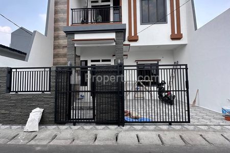 Dijual Rumah Baru Non Cluster di Pasar Rebo, Jakarta Timur