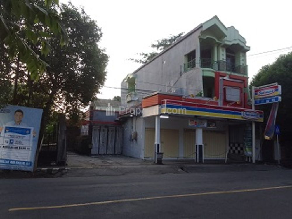 Dijual Tempat Usaha Indomaret Aktif + Rumah 3 Lantai di Kediri Kota