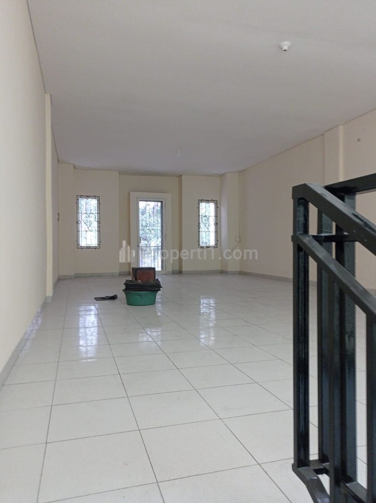 Disewakan 1 Unit Rukan 2 Lantai di Gading Nias, Kelapa Gading, Jakarta Utara