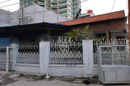 Dijual BU ! Rumah Tua di Pancoran, Jakarta Selatan - Harga di Bawah NJOP (Hitung Tanah Saja) 