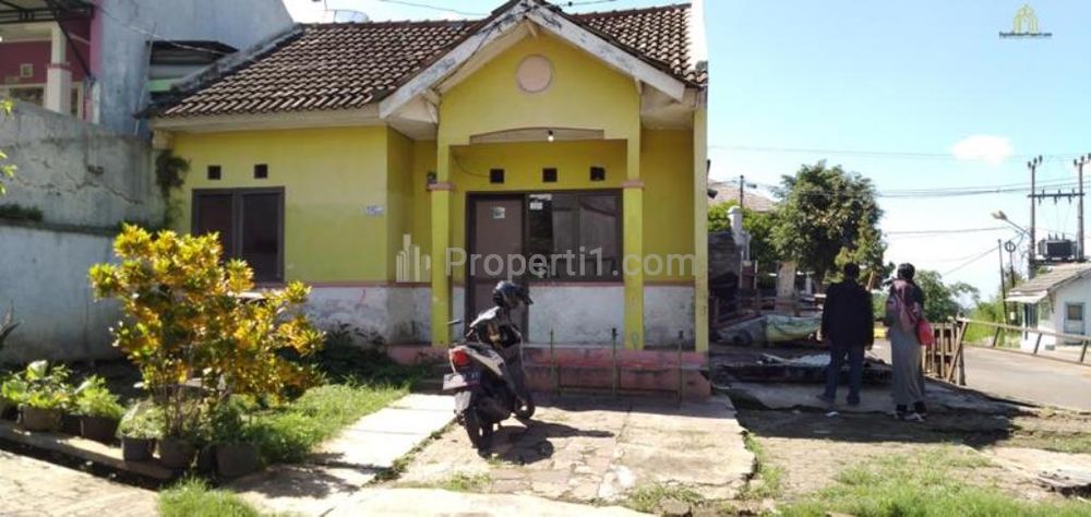 Jual Cepat dan Murah Rumah Hoek Dekat Kawasan Pendidikan Jatinangor Sumedang