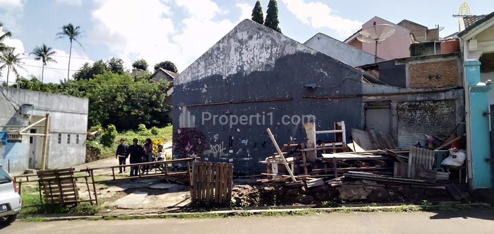 Jual Cepat dan Murah Rumah Hoek Dekat Kawasan Pendidikan Jatinangor Sumedang