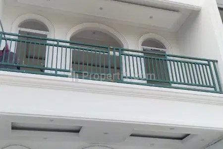 Jual Rumah Baru Luas 3 Lantai di Meruya Utara Jakarta Barat Siap Huni