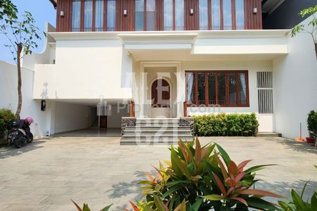 Jual Rumah Tropical House Brand New Luxury Fully Furnished di Kemang Jakarta Selatan