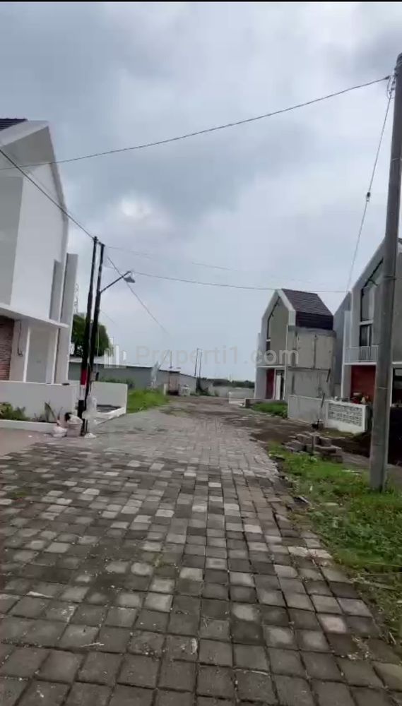 Dijual Rumah Villa 2 Lantai Siap Huni di Dau Malang