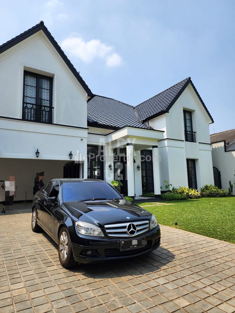 Dijual Rumah Brand New American Classic di Kemang Jakarta Selatan