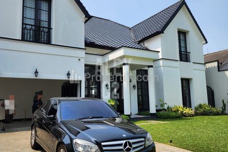 Dijual Rumah Brand New American Classic di Kemang Jakarta Selatan