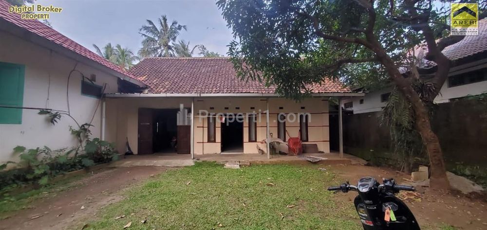 Jual Cepat dan Murah Rumah Kokoh Zaman Kolonial Belanda dengan Kolam Ikan Strategis Pinggir Jalan Raya Panawuan Kuningan Jawa Barat