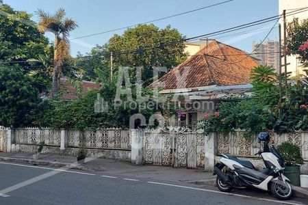 Dijual BU Rumah Tua di Menteng, Cikini, Jakarta Pusat (Hitung Tanah Saja)