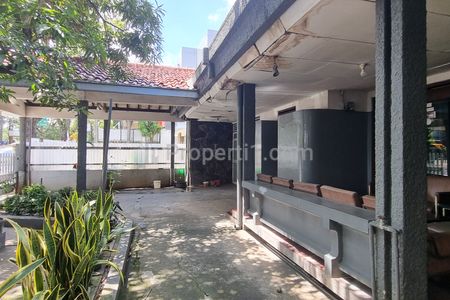 Dijual Cepat Rumah Pinggir Jalan Raya Hitung Tanah Jalan Palasari Lodaya Bandung, Cocok untuk Kantor dan Tempat Usaha