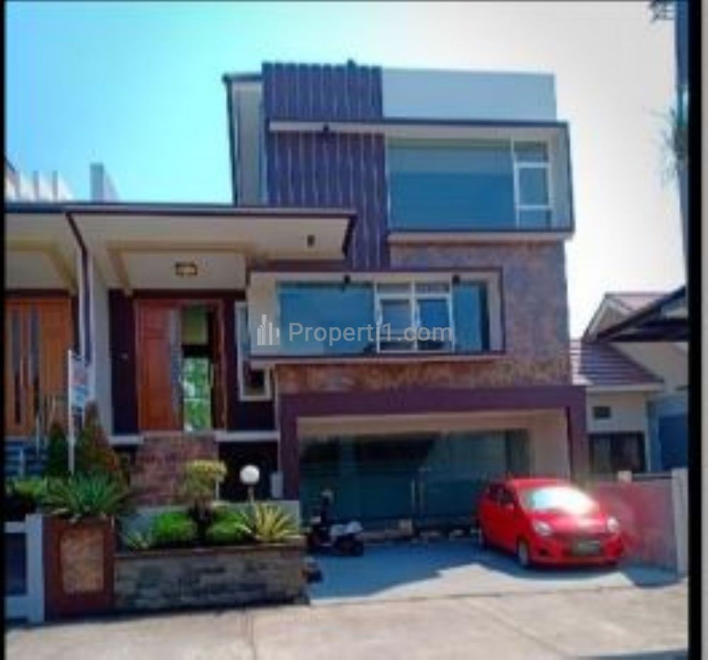 Jual Rumah Mewah 3 Lantai di Graha Kastara Bae Kudus Jawa Tengah, Banting Harga