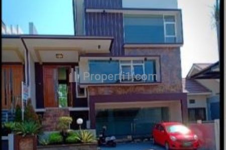 Jual Rumah Mewah 3 Lantai di Graha Kastara Bae Kudus Jawa Tengah, Banting Harga