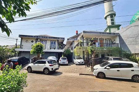 Dijual Rumah Kost 57 Kamar dan Toko di Petukangan Selatan Jakarta Selatan