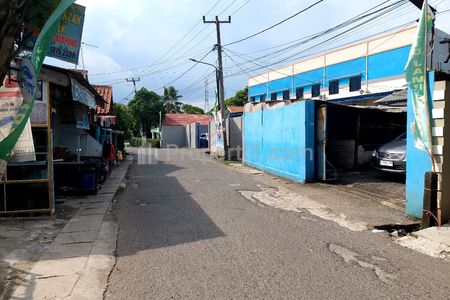 Dijual Tanah Bonus Bangunan Ex Pabrik di Jalan Merdeka Raya Mustika Jaya Bekasi Kota