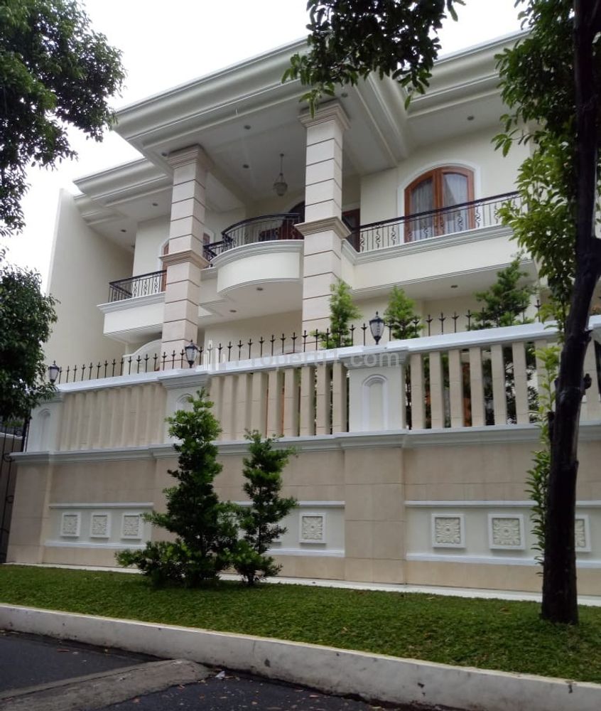 Jual Rumah Mewah Siap Huni di Perumahan Pondok Indah Jakarta Selatan