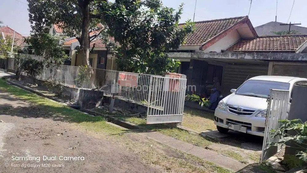 Jual Rumah Tua Strategis di Jalan Ketintang Tengah, Surabaya Selatan, Surabaya