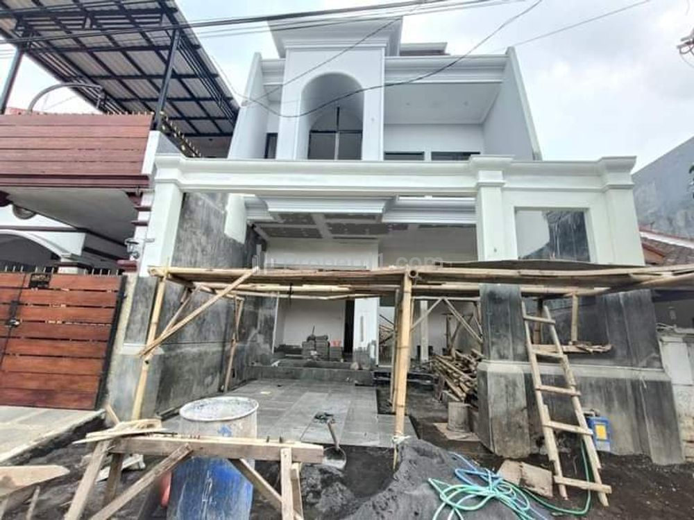 Dijual Rumah Baru American Classic di PBI Araya Malang