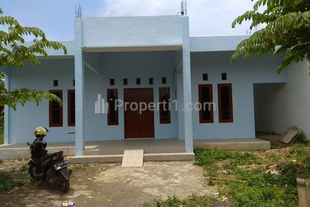 Dijual Rumah dan Tanah Luas di Pakisaji Malang