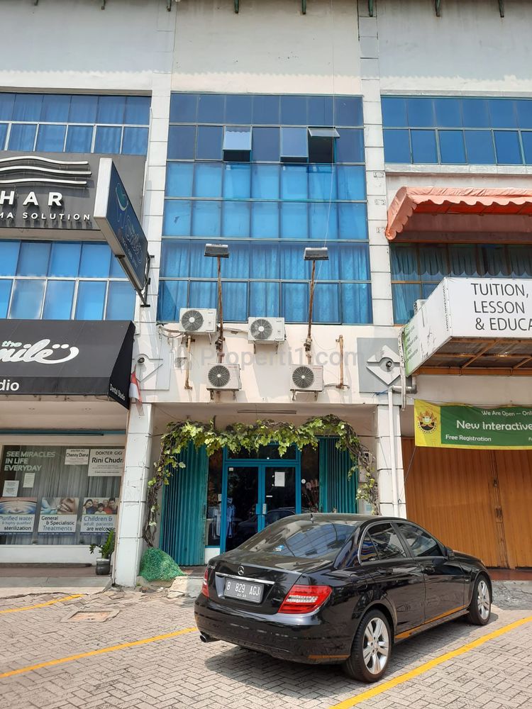 Dijual Ruko di PIK Jalan Pantai Indah Selatan 1 Penjaringan Jakarta Utara