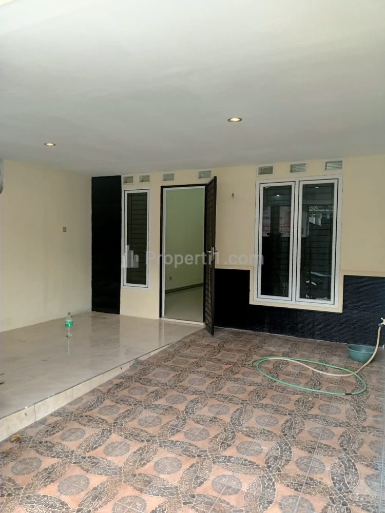Rumah Dijual dalam Komplek Cinere Residence di Meruyung Depok