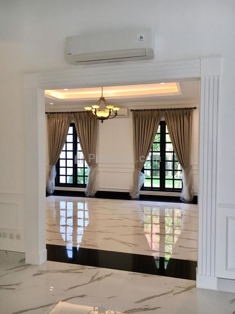 Disewakan Rumah Mewah Ada Kolam Renang di Terogong Pondok Indah Jakarta Selatan