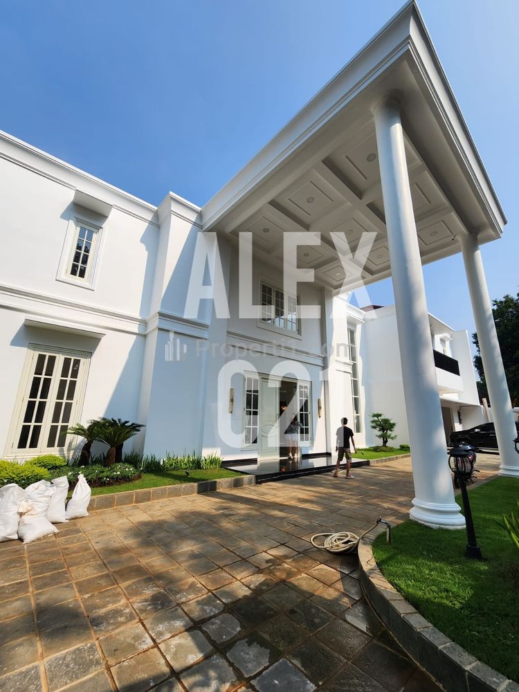 Dijual Luxurious Modern Classic Brand New House di Menteng Jakarta Pusat