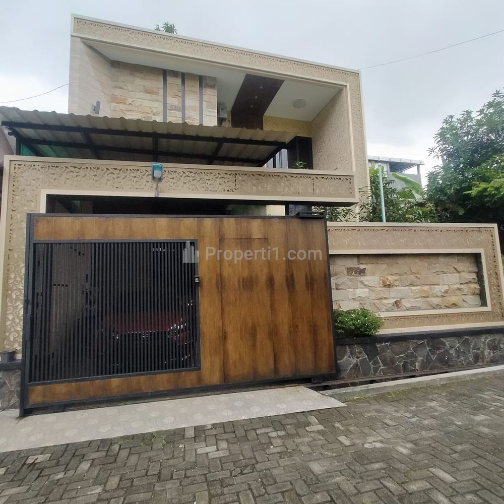 Dijual Rumah Mewah 3 Lantai di Candi Kalasan Manyaran Semarang Barat, dekat Islamic Center dan Sekolah Hj Isriati