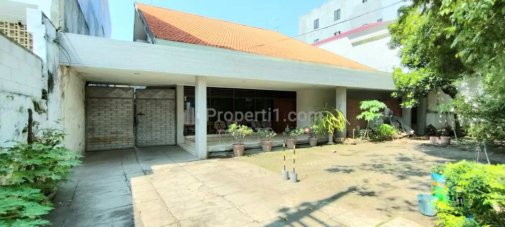 Dijual Rumah untuk Usaha di  Embong Cerme Surabaya Pusat - Cocok Kantor, Klinik, Kursus, Bank, Home Stay