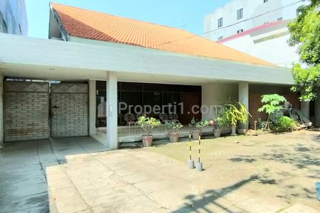 Dijual Rumah untuk Usaha di  Embong Cerme Surabaya Pusat - Cocok Kantor, Klinik, Kursus, Bank, Home Stay