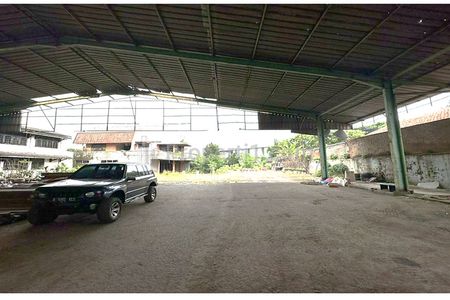 Jual Cepat Ex Gudang Kayu di Jalan Raya Cibabat Cimahi, Lokasi Strategis Pinggir Jalan, Cocok untuk Showroom, Klinik, Kantor, Bank