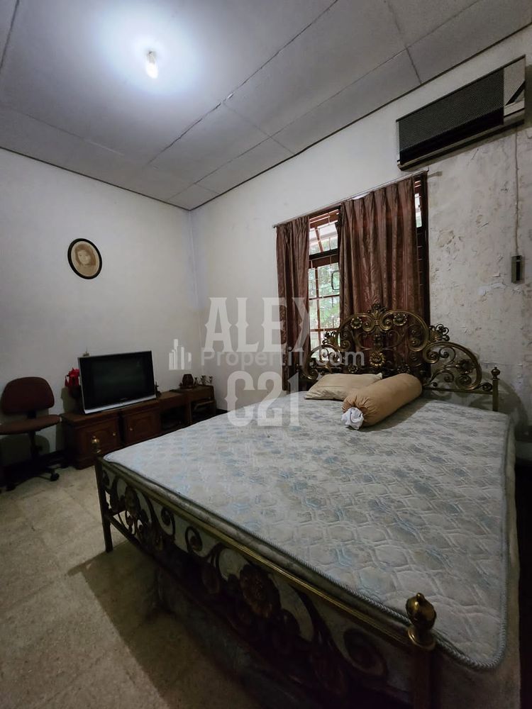 Dijual Rumah Lama di Lebak Bulus - Jakarta Selatan