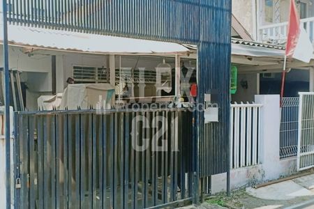 Rumah Kost Dijual di Daerah Blok A Kebayoran Baru Jakarta Selatan, dekat Blok M, Radio Dalam, dan Pondok Indah