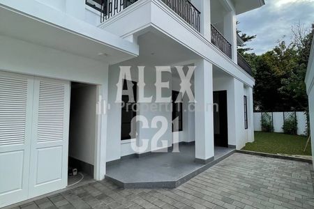 Dijual Rumah di Kebayoran Baru - Senopati American Classic House Newly Renovated