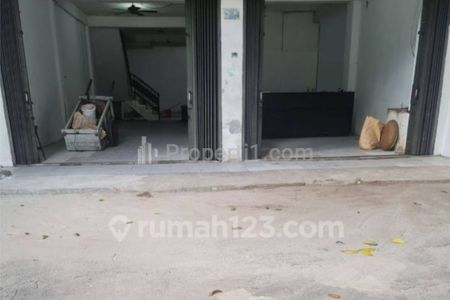 Disewakan 2 Unit Ruko Gandeng 3 Lantai di Lokasi Strategis Senen Jakarta Pusat