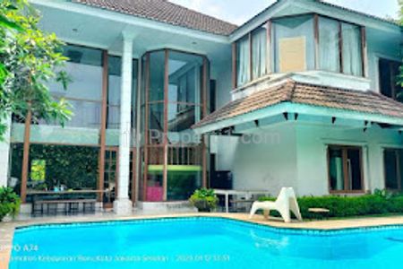 Dijual Rumah Mewah Ada Kolam Renang di Cilandak Jakarta Selatan, Investasi Terbaik!