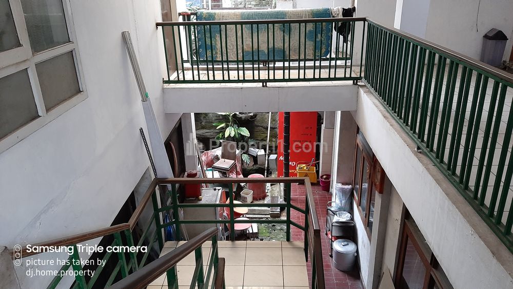 Dijual Cepat Tempat Usaha di Buah Batu Kota Bandung Satu Arah, Lokasi Strategis, Lebar Muka 15 Meter